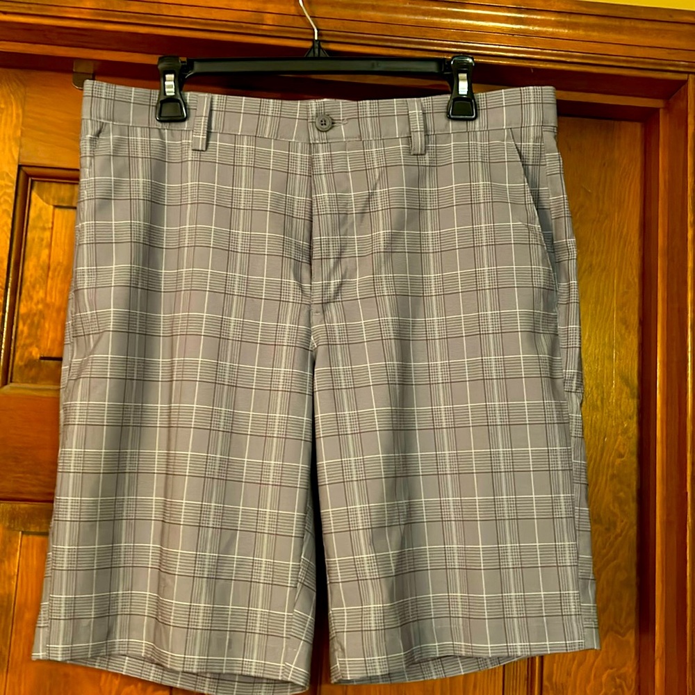 PGA Tour golf shorts gray/purple plaid shorts